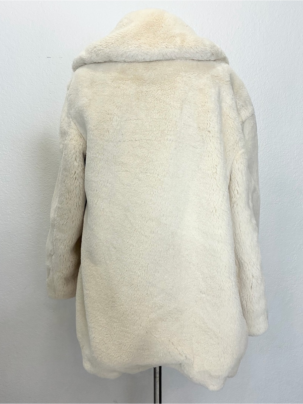 BCBGMAXAZRIA Cream Oversized Faux Fur Coat - Picture 2 of 3